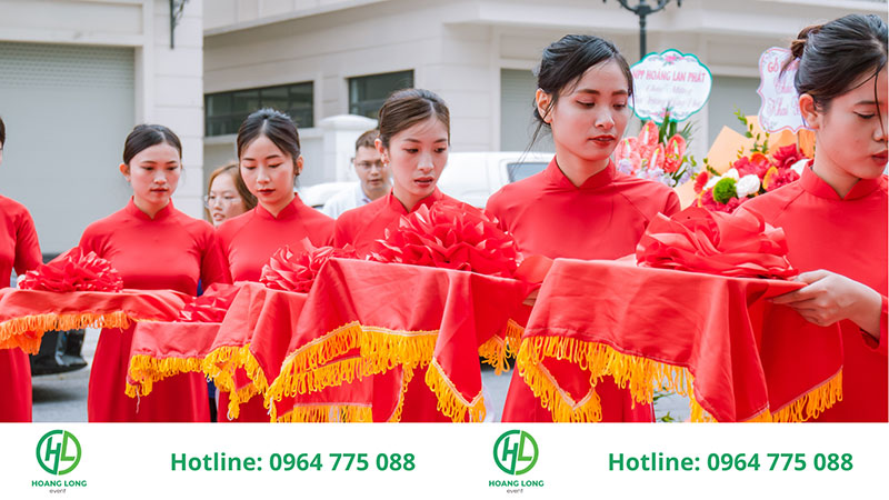 thuê bộ cắt băng khai trương 